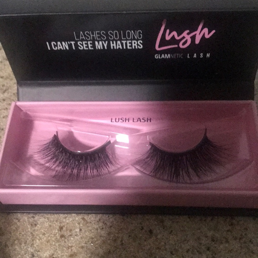 BRAND NEW GLAMnetic Lashes.